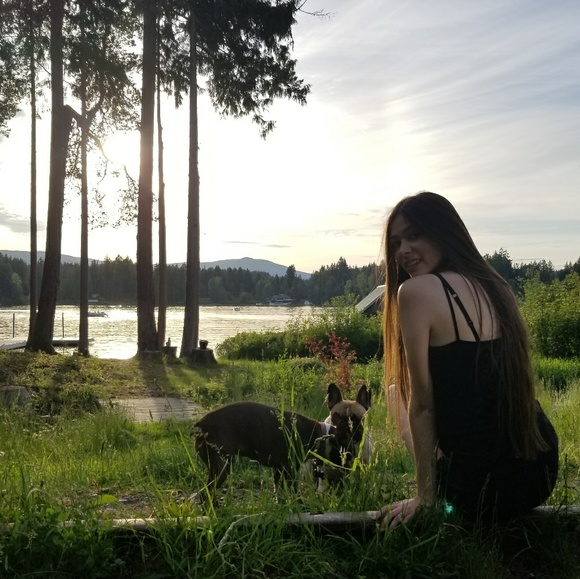 Meet your Posher, Lita - Picture 1 of 1